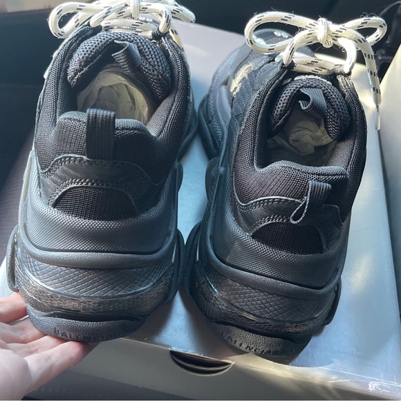 Authentic triple s balenciaga sneakers, size 7 1/2 womens , 38 . - Picture 3 of 4